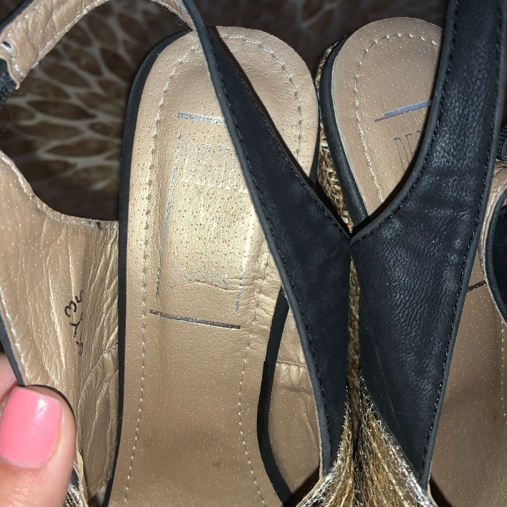 Desire Shows, New Never Worn 8.5